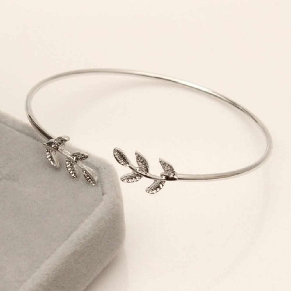 Leaf Bangle Bracelet